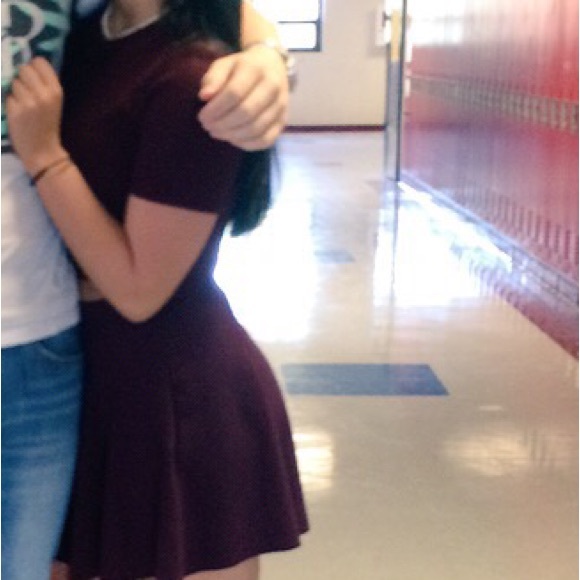 Shasa - maroon sweater cropped top (S) - Picture 5 of 5